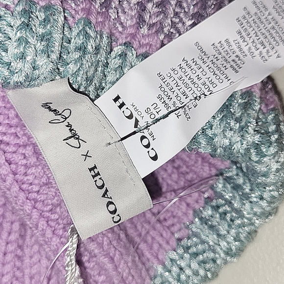 Guess x Selena Gomez Bunny 🐰 Hat and scarf bundle ✨️ Rare. - Picture 8 of 9